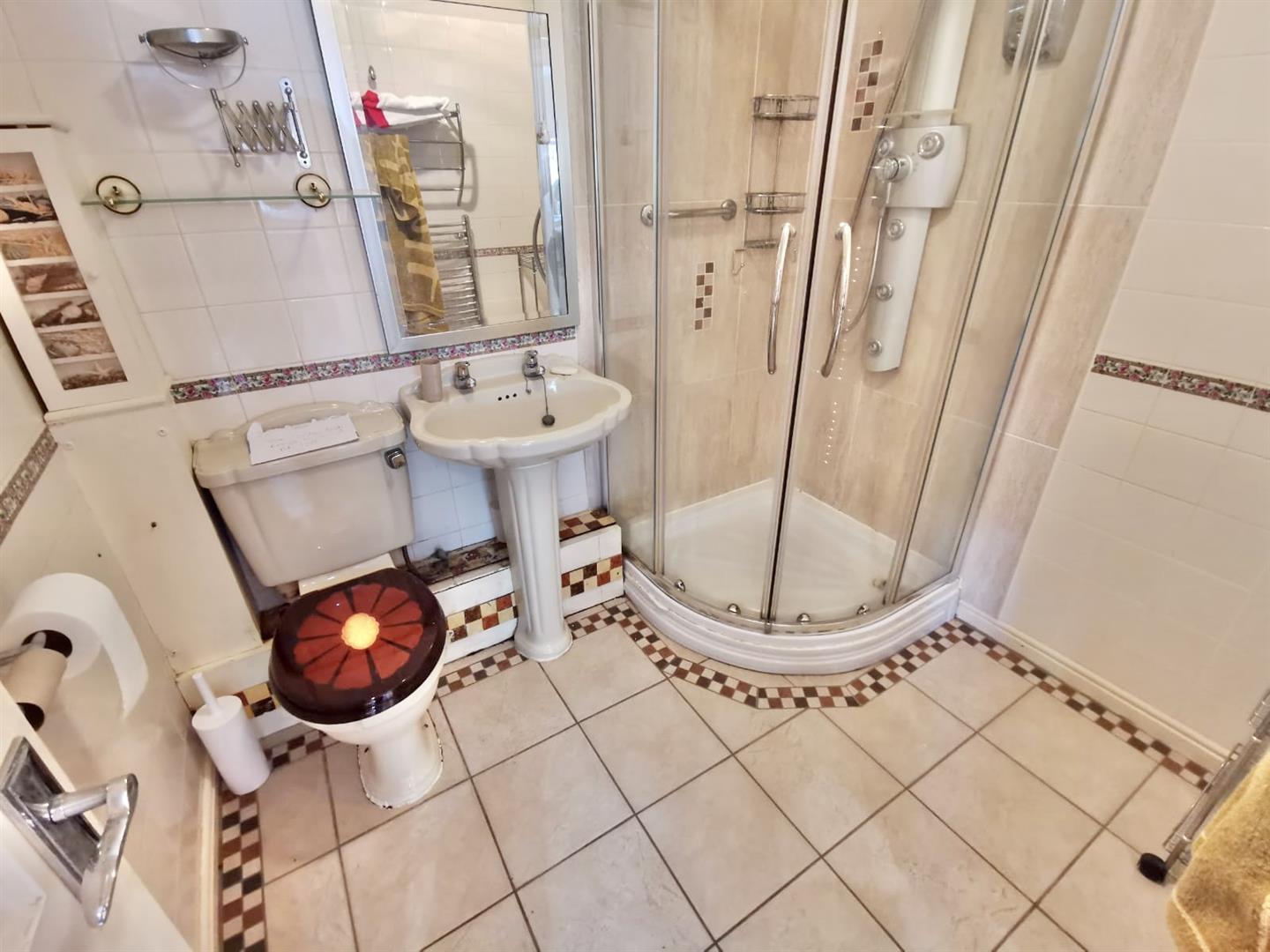 SHOWER ROOM